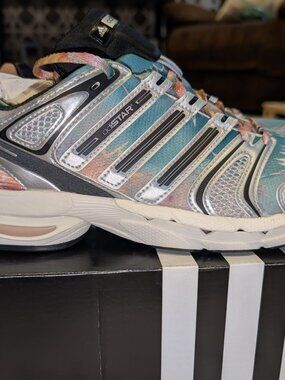NEW Adidas Adistar Control 5 Love Unites Women's 8 Silver Multicolor